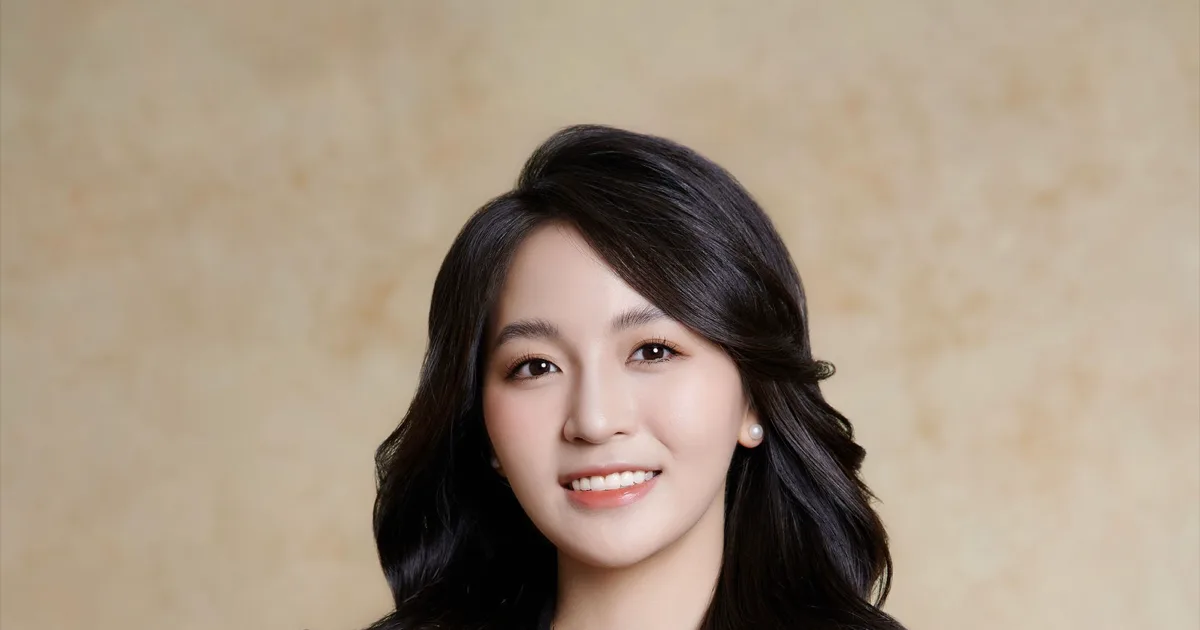 Ảnh hồ sơ profile nữ doanh nhân chuyên nghiệp